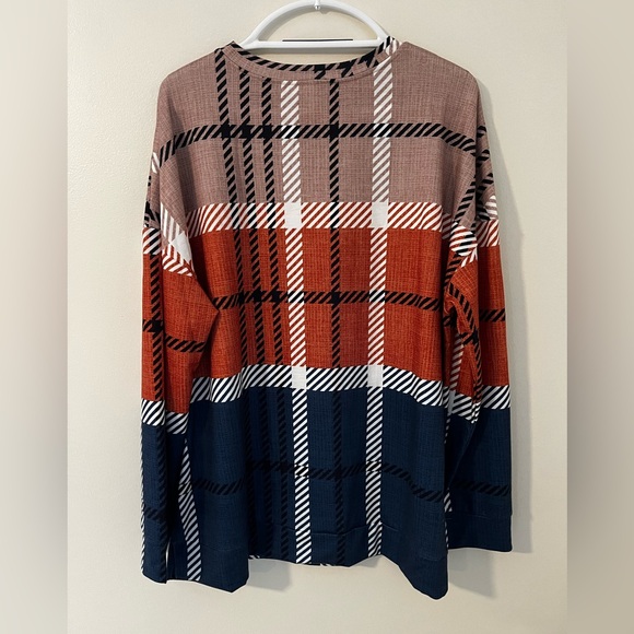 ZOLUCKY Boutique Brand Plus Size Top - Picture 2 of 8